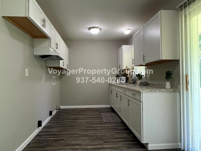 Building Photo - 18 Carma Dr