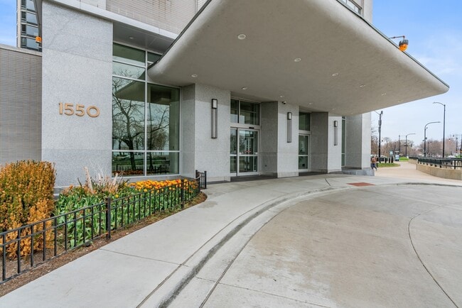 Building Photo - 1550 N Lake Shore Dr