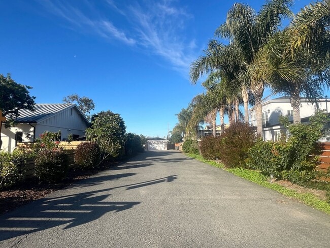 Building Photo - Newer Construction, 2BD/2BA House on Private Drive in Leucadia: Minutes to Beach, Town, YMCA!