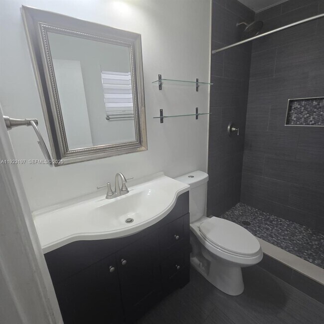 Building Photo - 5216 W 24th Way