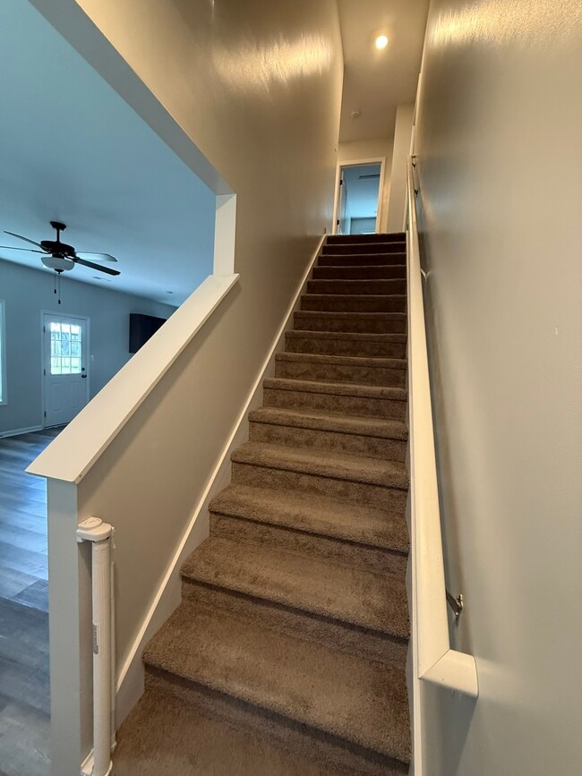 Building Photo - 308 E Franck St