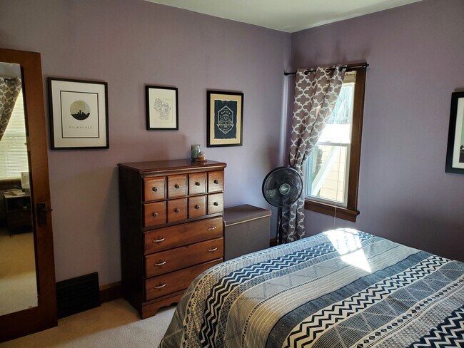 Building Photo - 3263 S Springfield Ave