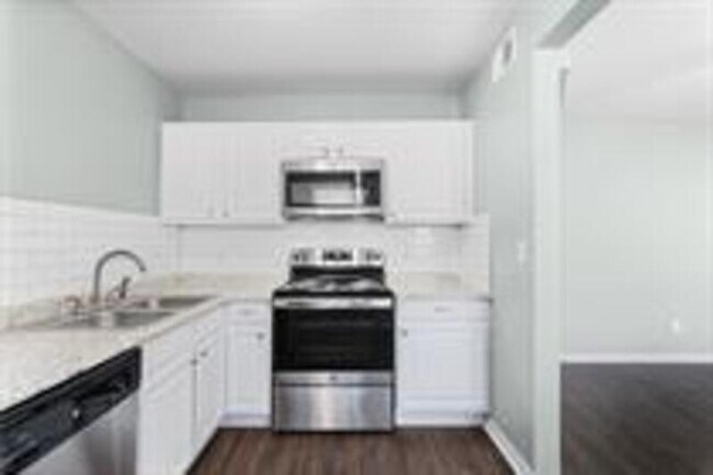 Building Photo - 4825-4833-4833 NW Homestead Terrace