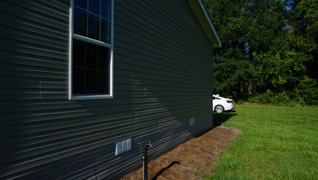 Building Photo - 3876 Rowell Rd