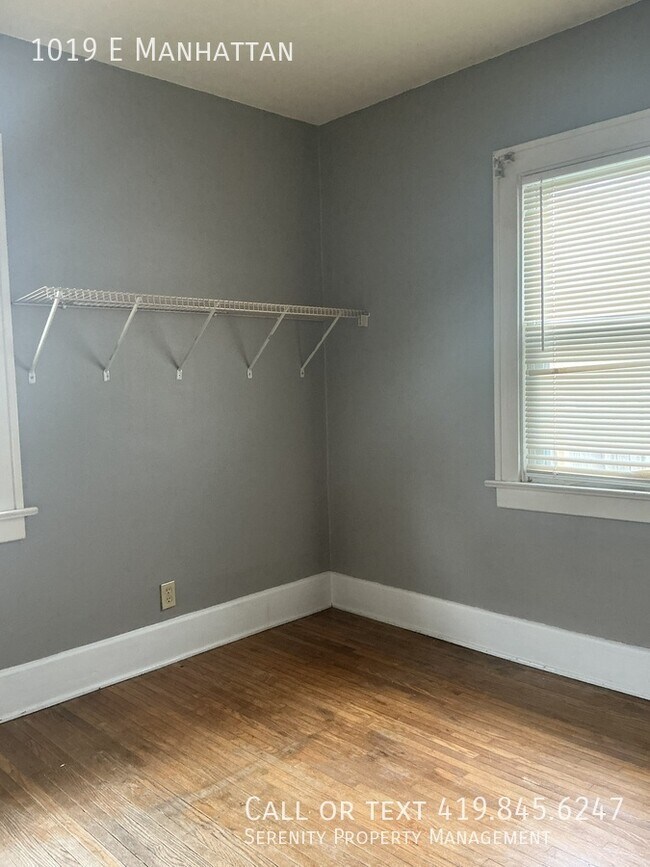 Building Photo - 1019 E Manhattan Blvd