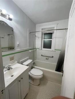 Building Photo - Large 1 Bed unit close to parks, great arc...