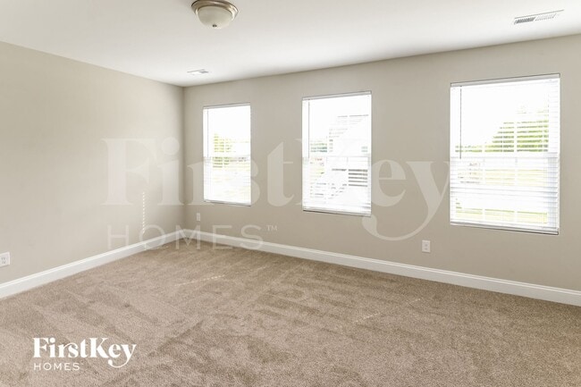 Building Photo - 6315 Bluffton Ln