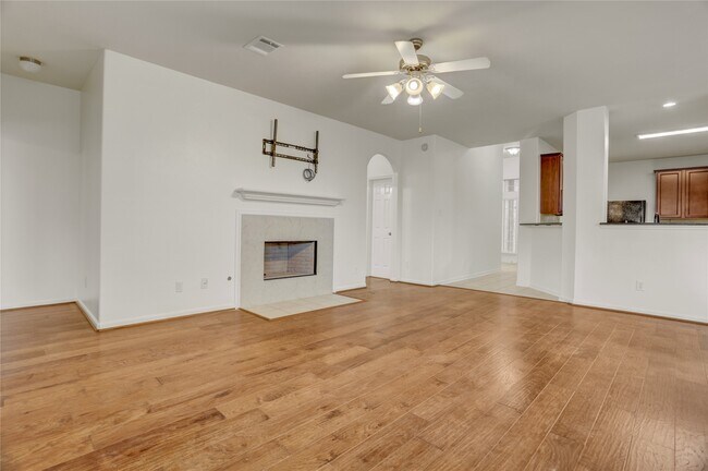 Building Photo - 7406 Sabinal Creek Dr