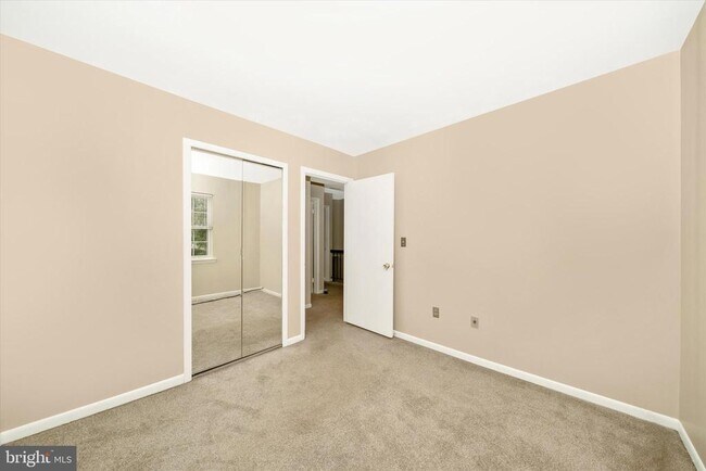 Building Photo - 310 Harry S Truman Dr