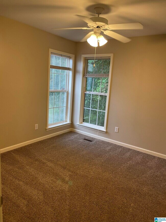 Building Photo - 156 Hayesbury Ct