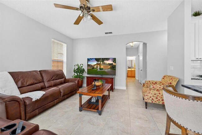 Building Photo - 1400 Holly Glen Run