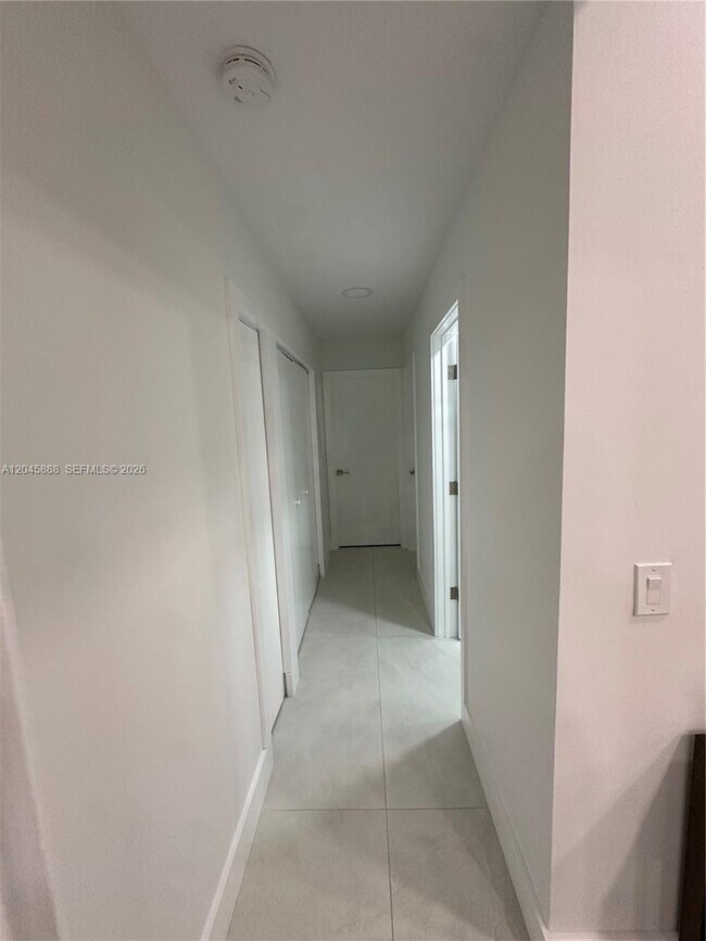 Building Photo - 3345 Emerald Oaks Dr