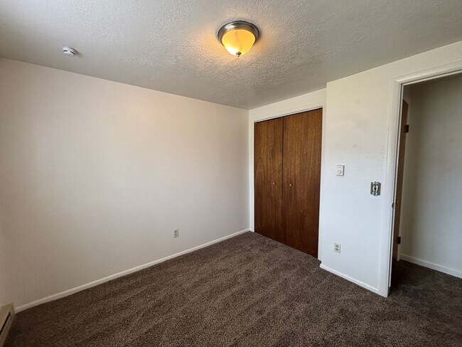 Building Photo - 3984 Ethel Ln