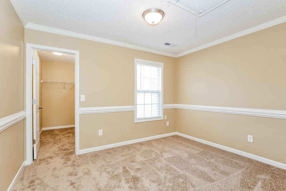 Building Photo - 708 Peach Orchard Dr