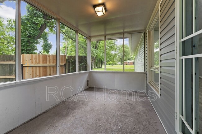 Building Photo - 2292 W 67th St