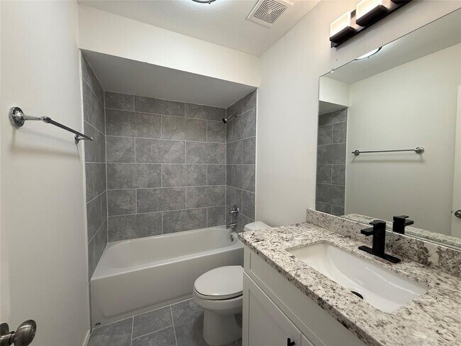Building Photo - 16910 Pheasant Ridge Dr