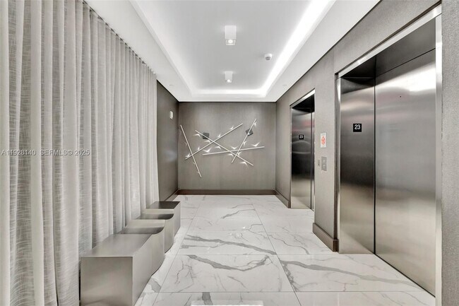 Building Photo - 17111 Biscayne Blvd