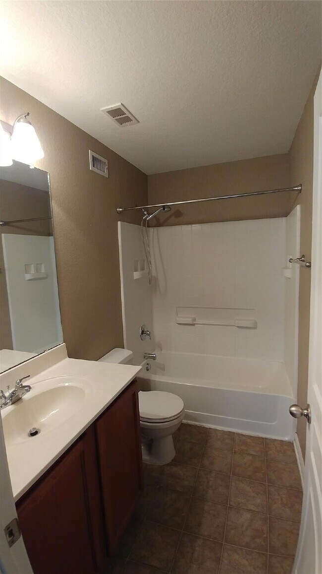 Building Photo - 112 Rush Haven