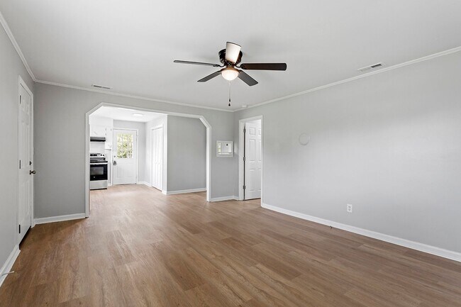 Building Photo - Move-In Ready Ranch Home in Prime Princeton Locale!