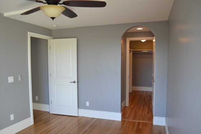 Building Photo - Stylish 2BD Golden Hill Gem | A/C, Bonus R...