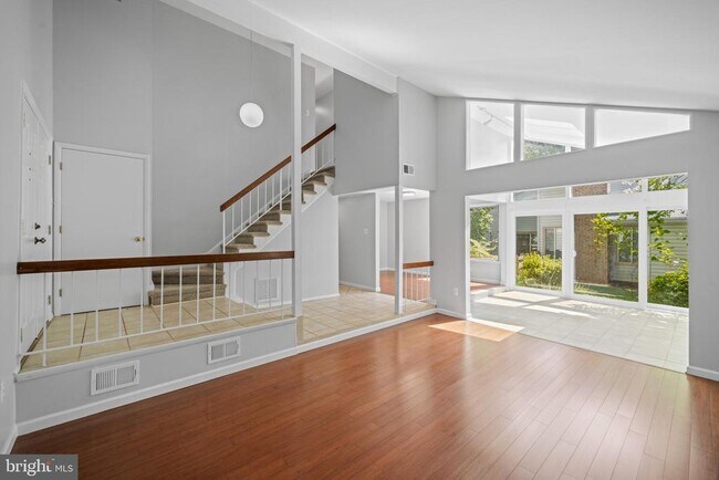 Building Photo - 225 Penny Ln