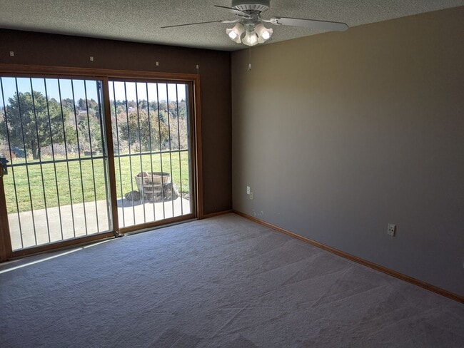 Building Photo - Stunning Golden Townhouse On Top of The World!