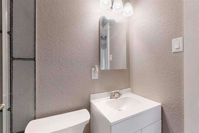 Building Photo - 1035 Blaylock Cir S