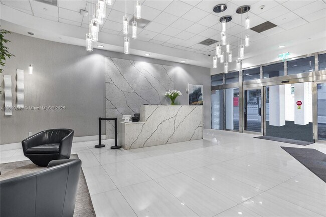 Building Photo - 1200 Brickell Bay Dr