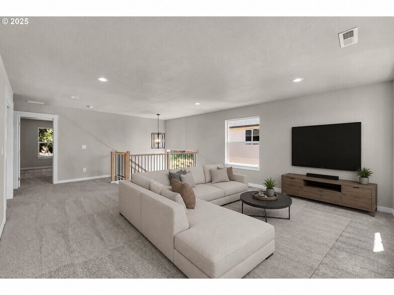 Building Photo - 6107 NE 45th Ct
