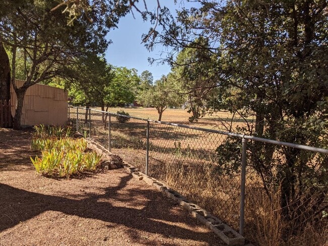 Meadow view - 1306 N Woodland Dr