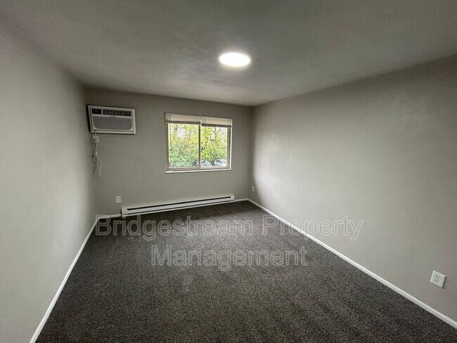 Building Photo - 75 N Gebhart Church Rd