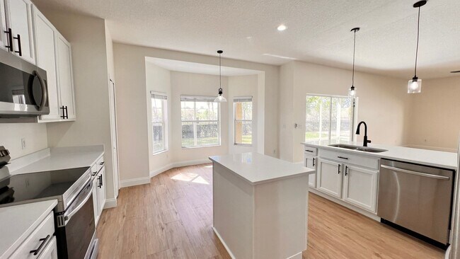 Building Photo - AWESOME 4BD/3BA in Orlando!!!