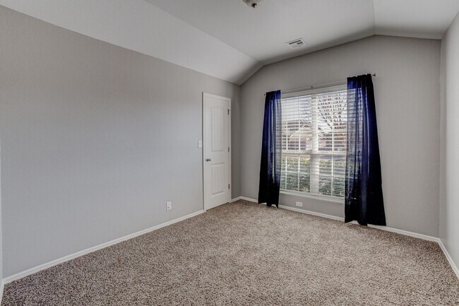 Building Photo - 3 Bed | 2 Bath in Owasso!