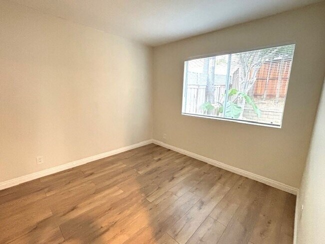 Building Photo - Stylish, Upgraded Laguna Niguel Home Ready...