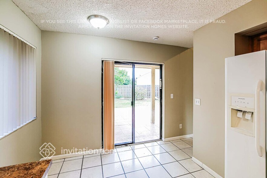 Building Photo - 1140 SW 111th Ave