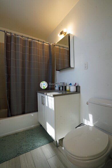 Building Photo - 525 Massachusetts Ave