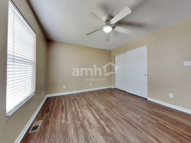 Building Photo - 6401 Sharps Ridge Ct