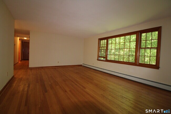 Building Photo - 67 Mulberry Rd