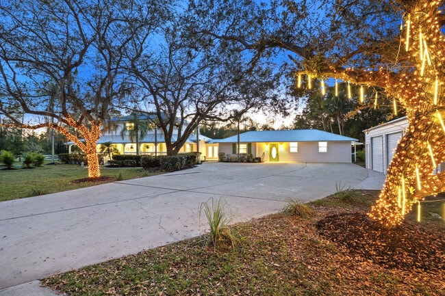 Building Photo - 15100 Sweetwater Ct