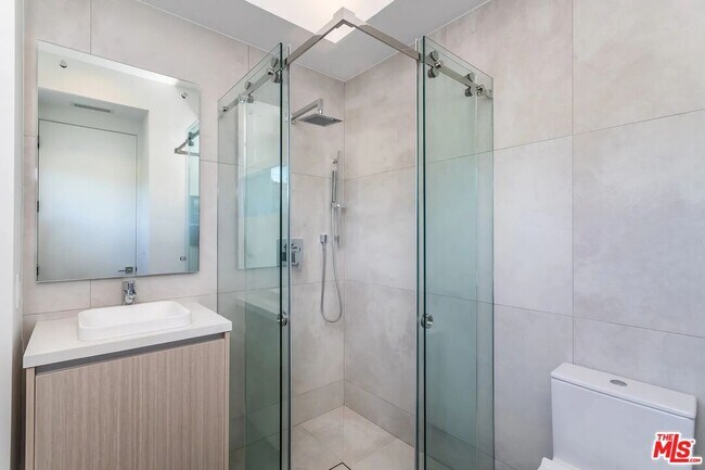 Building Photo - 8932 Dorrington Ave