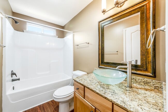Building Photo - 3 Bedroom Townhouse in Broussard