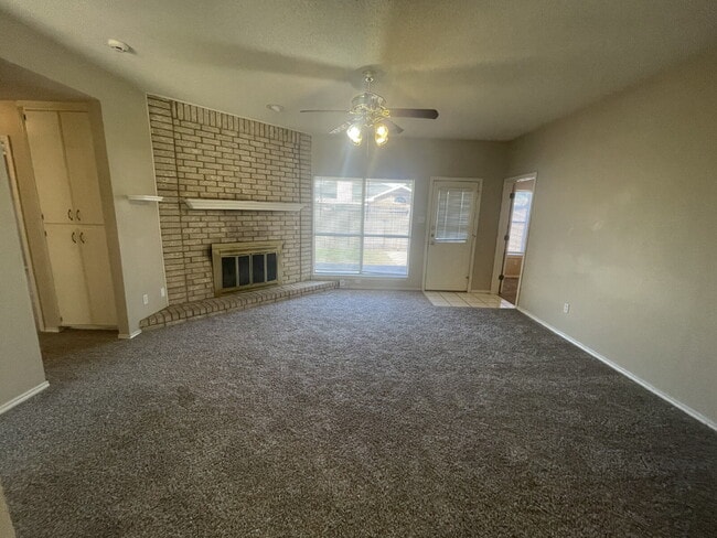 Building Photo - Beautiful House Located Near Elementary & Minutes From W. Loop 289!