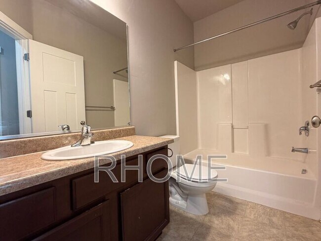 Building Photo - 3719 Lilac Heights Dr