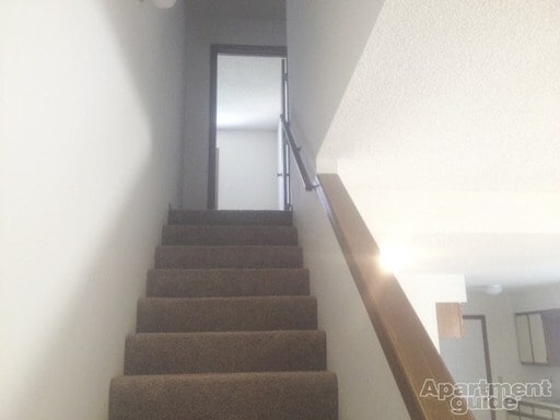 Building Photo - 3 Bed 2.5 Bath 2 Car Garage Split Duplex- Pets ok!