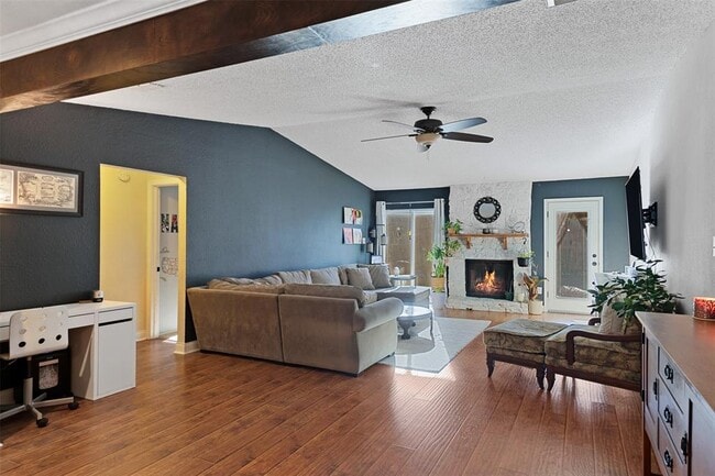 Building Photo - 3909 Holt Dr