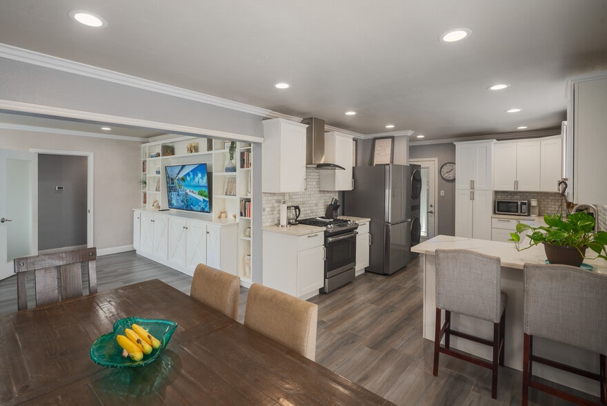 Building Photo - 4009 Centralia St