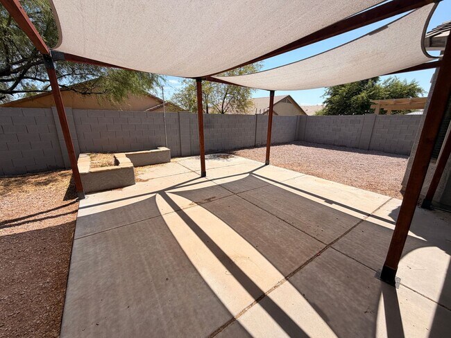 Building Photo - Renovated 5-Bedroom Corner Lot Home with Luxury Upgrades