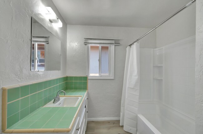 Building Photo - 4968 Baltimore Dr