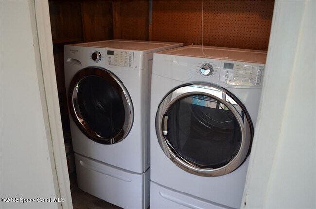 Building Photo - 1815 37th Ave