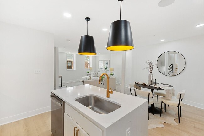 Building Photo - STUNNING 4 Level Fells Point Rowhome! WITH...